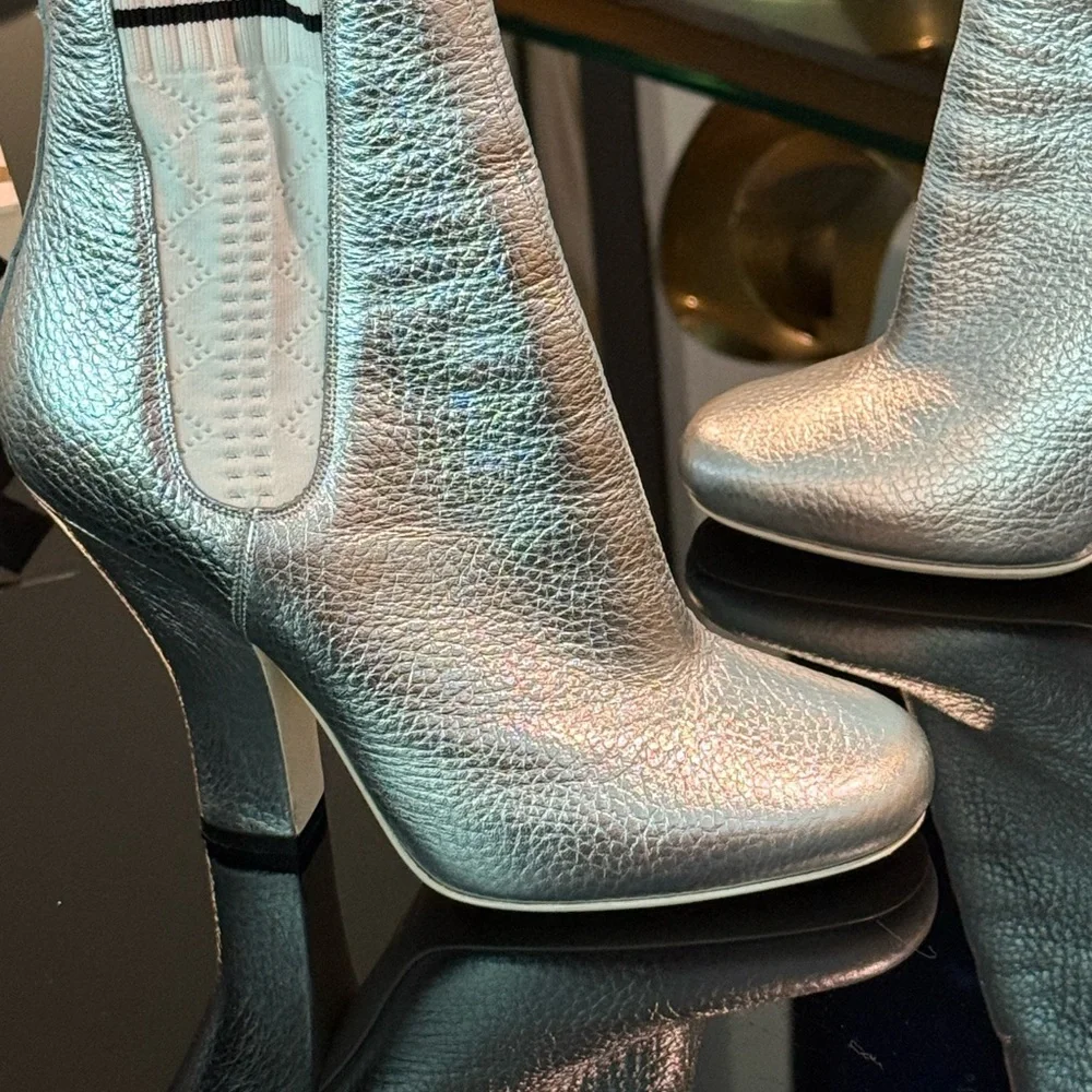 Fendi Chelsea silver leather sock booties size 37 EUC
